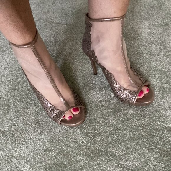 Jessica Simpson Radko Embellished Peep Toe Booties Champagne Size 6 Bran… - Picture 5 of 6